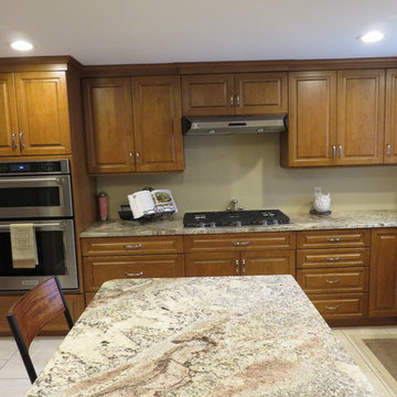 Traditional Cherry Stained Raised Panel Kitchen