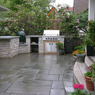 New York Blue patio with Fond Du Lac Random Ashlar outdoor kitchen