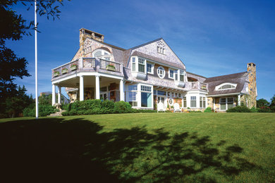 Example of a beach style exterior home design in Minneapolis