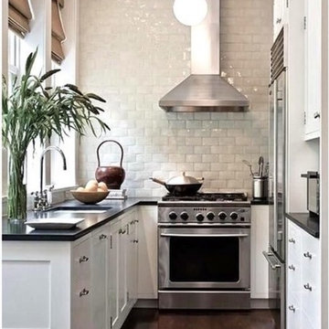 U-shaped Kitchen // Montrose Townhome