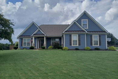Arts and crafts exterior home photo
