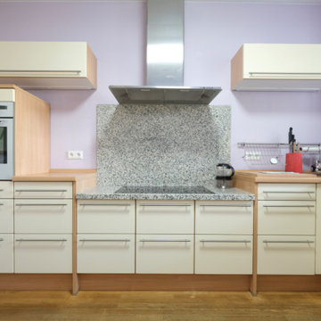 Küchensanierung: Erweiterung mit Wanddurchbruch