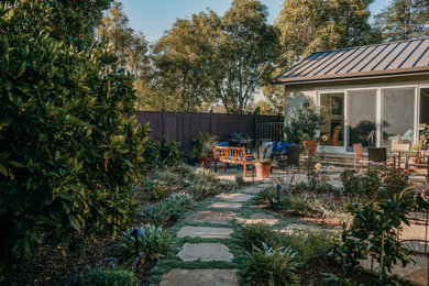 Inspiration for a traditional landscaping in Santa Barbara.