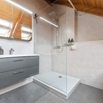 Kleines Bad in Dachschräge