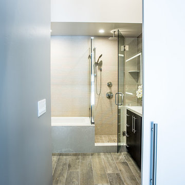 Mid-Century Modern Luxury Style - Glass Shower