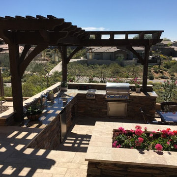 Outdoor Kitchens & BBQs