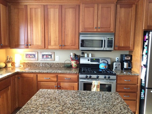 Does anyone have Montgomery Cambria countertops?