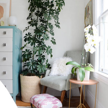 Monstera leaves wallpaper for Californian greenhouse apartment