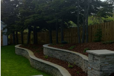 Design ideas for a traditional landscaping in Other.