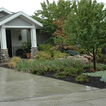 Above the Capitol Traditional Style Water Wise Yard
