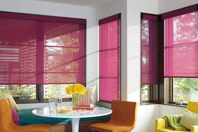 Example of an eclectic dining room design in Chicago