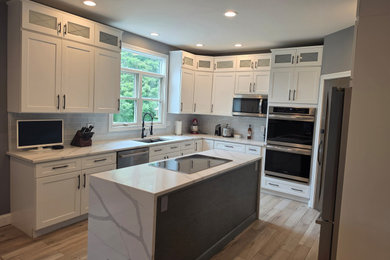 Example of a minimalist kitchen design