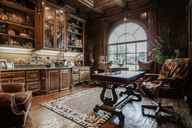 Example of a classic home office design in Dallas