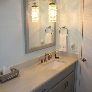 Kabinart Maple Hampton in Shade Bathroom