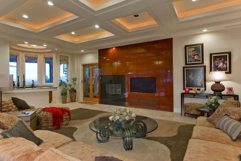Weiss Residence