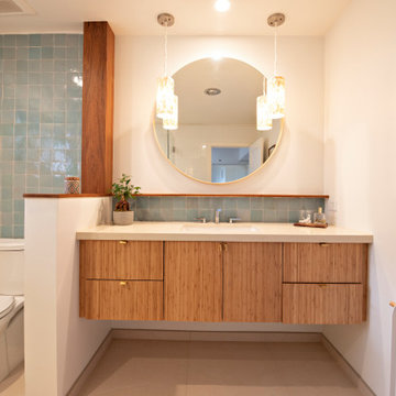Modern Cardiff by the Sea Bathroom
