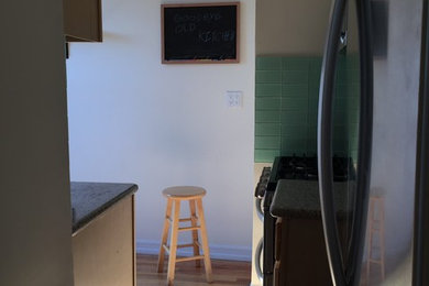 4th Floor Walkup - L Shaped Kitchen