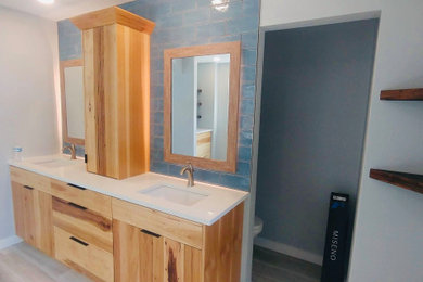 Inspiration for a cottage bathroom remodel in Albuquerque
