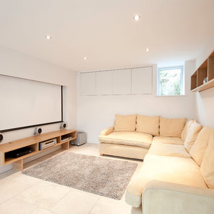 Inspiration för ett funkis hemmabio, med vita väggar