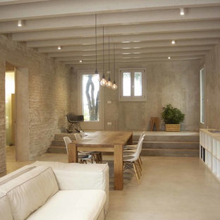 Idéer för funkis vardagsrum, med grå väggar och klinkergolv i porslin