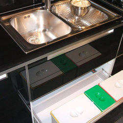 Kitchen Accessories / Organization - Trash Cans
