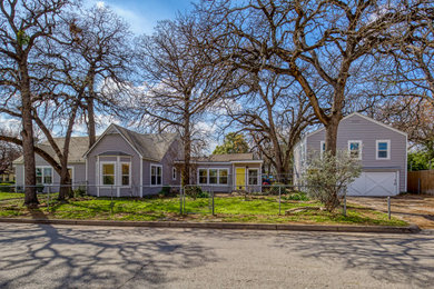 Arts and crafts home design photo in Dallas