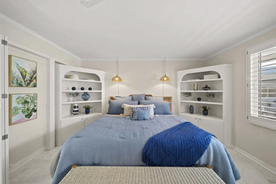 Bedroom - coastal bedroom idea in Hawaii