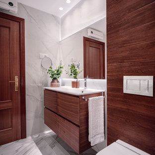 Foto di una stanza da bagno moderna