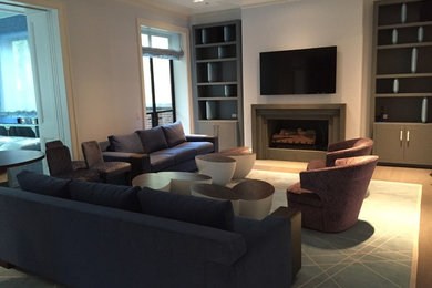 Family room - family room idea in New York