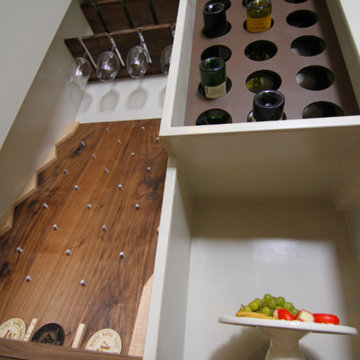 HGTV / DIY Network's Elbow Room Season 1