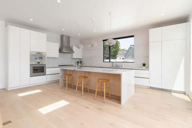 Inspiration for a contemporary kitchen remodel in San Francisco