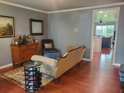 Small front room needs new layout and furniture