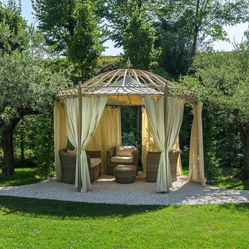 Country Garden with Style