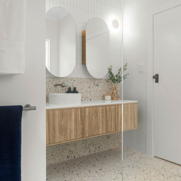 Contemporary Joslin Ensuite, Laundry & Bathroom Renovation