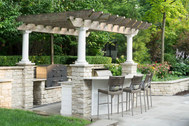 Design ideas for a transitional patio in Chicago.