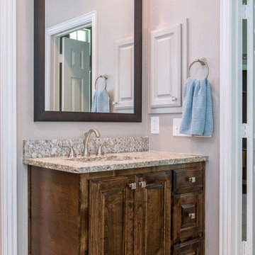 A Master Bathroom Stuck in ’92 Gets a 2017 Refresh