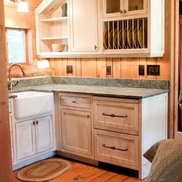 Log Cabin Guest House Kitchenette