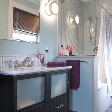 Girl's Bathroom