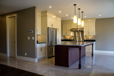 Kitchen - craftsman kitchen idea in Toronto
