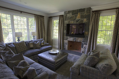 Inspiration for a transitional home design remodel in New York