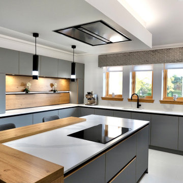 Bespoke Oak Detail Kitchen