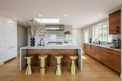 Example of a trendy kitchen design in San Francisco