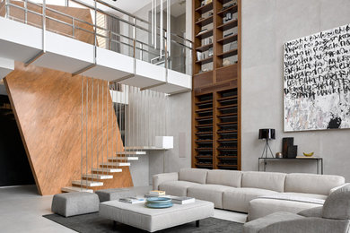 Стильный дизайн: большая двухуровневая гостиная комната в современном стиле - последний тренд