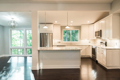 Inspiration for a contemporary kitchen remodel in DC Metro