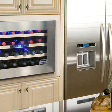 24 Bottle Seamless Wall-Mounted Wine Cooler