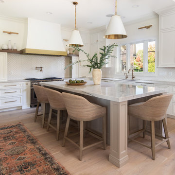 Kitchen Designs | Balboa Oak | Alta Vista Collection