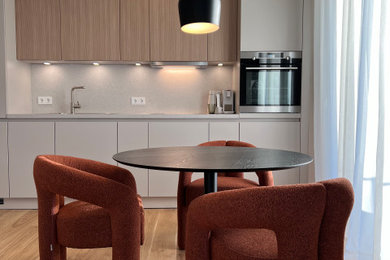 Example of a trendy kitchen design in Leipzig