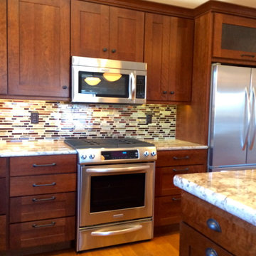 Warm Tones Transitional Kitchen