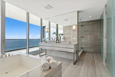 Bathroom - contemporary bathroom idea in Miami