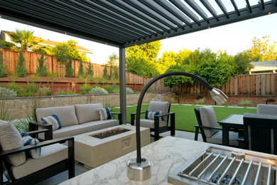 Example of a trendy patio design in San Francisco